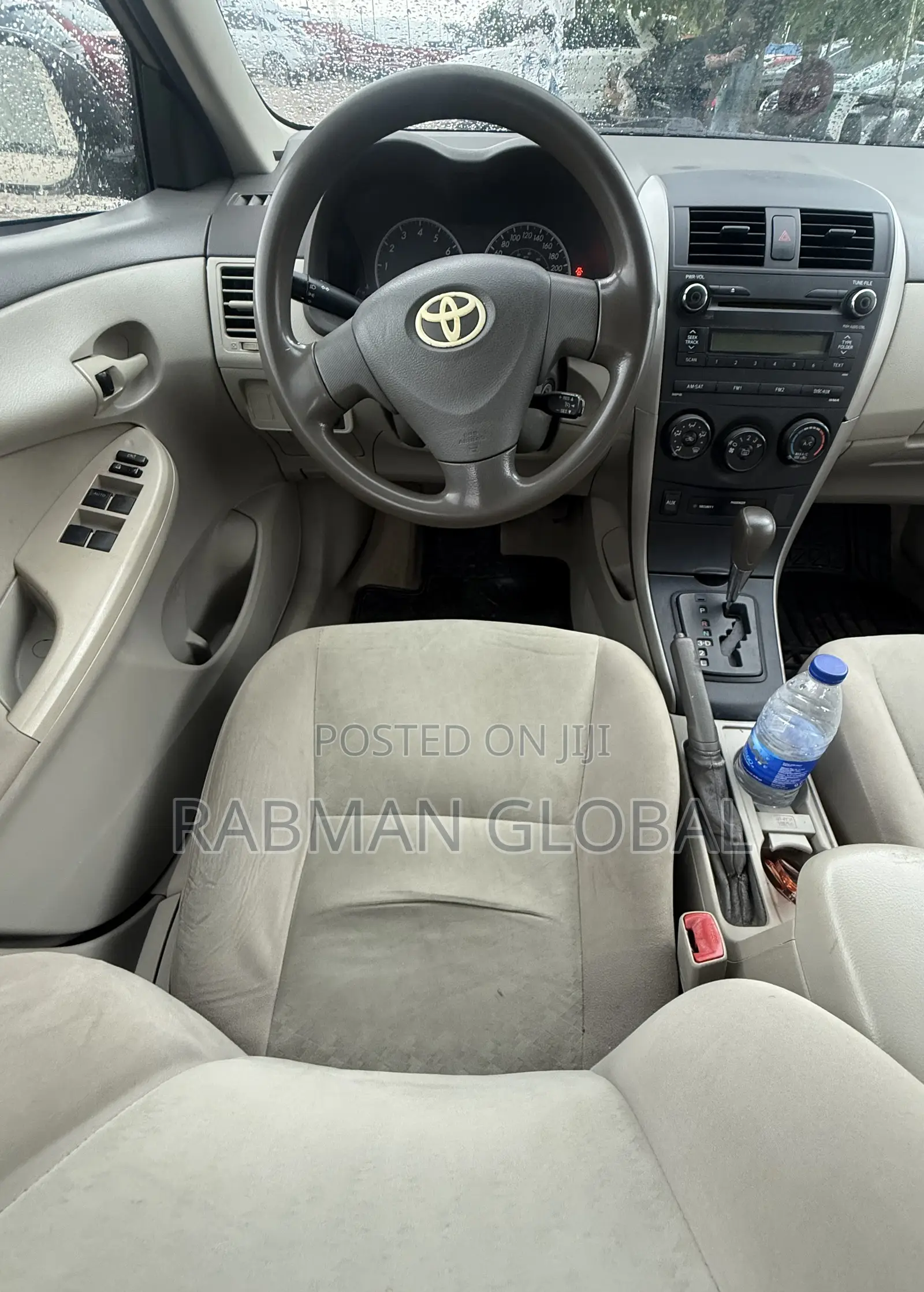 Toyota Corolla LE 4dr Sedan (1.8L 4cyl 4A) 2010 Gold