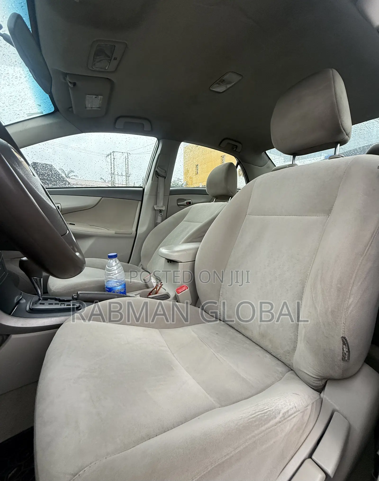 Toyota Corolla LE 4dr Sedan (1.8L 4cyl 4A) 2010 Gold