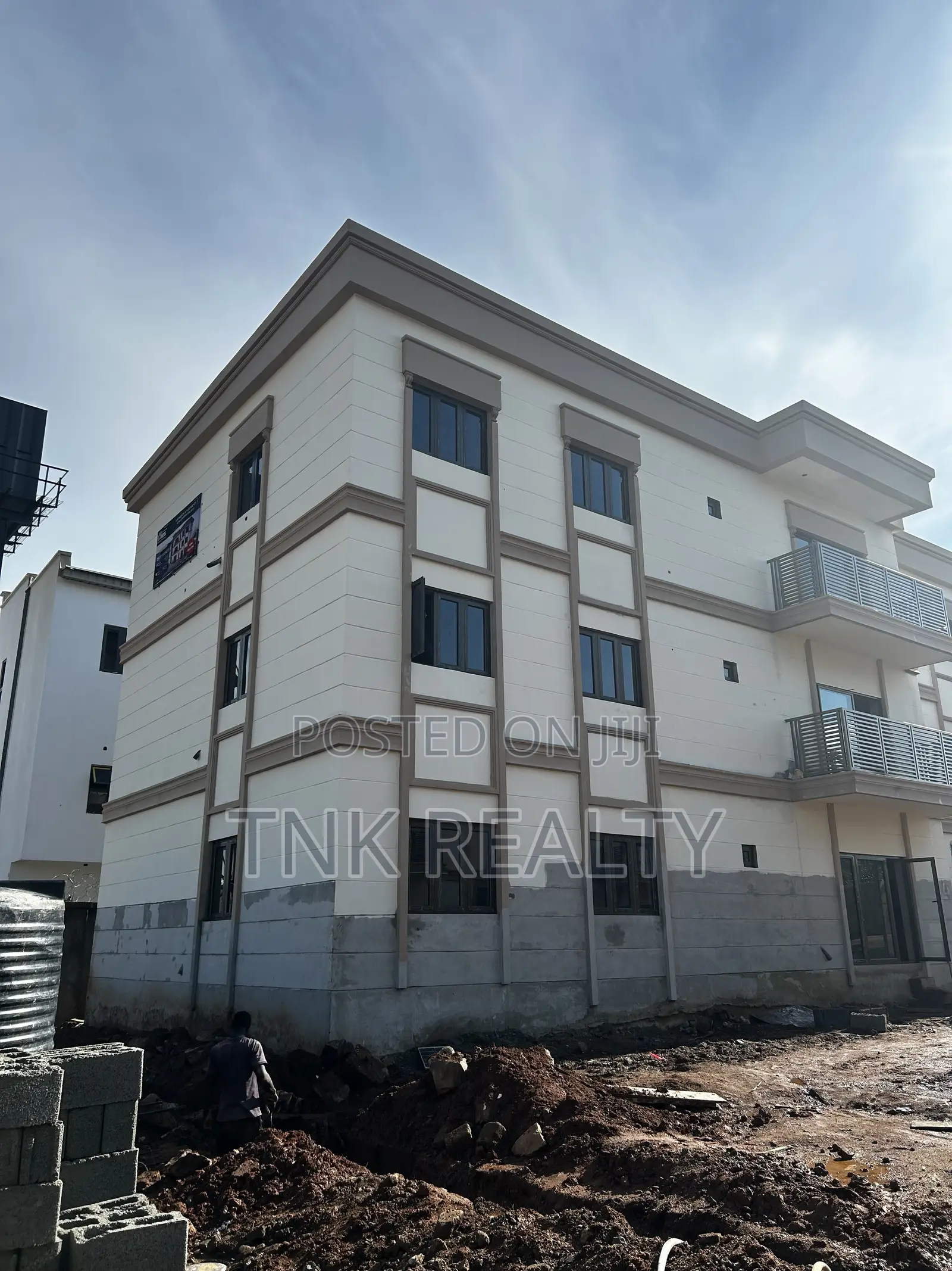3bdrm Block of Flats in Jahi for sale