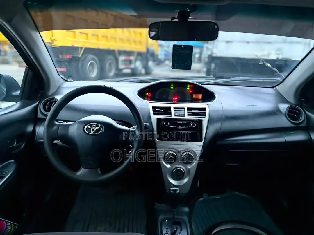 Toyota Yaris 2005 Black