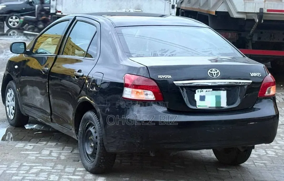 Toyota Yaris 2005 Black