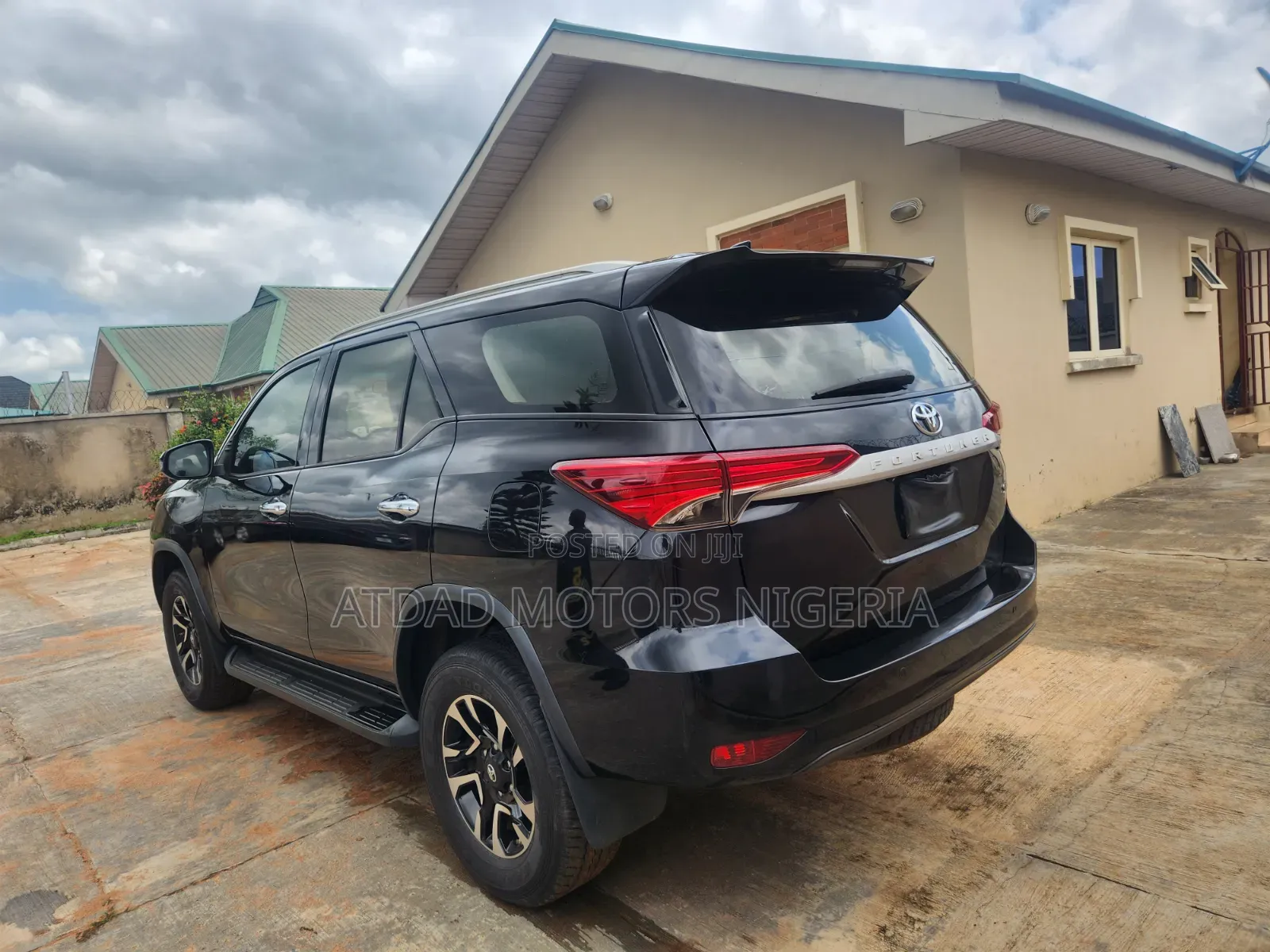 Toyota Fortuner 2023 Black