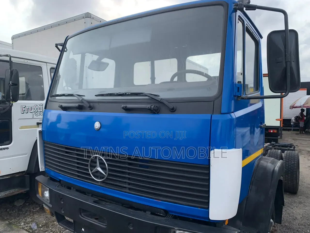 Clean Mercedes Benz Truck Head
