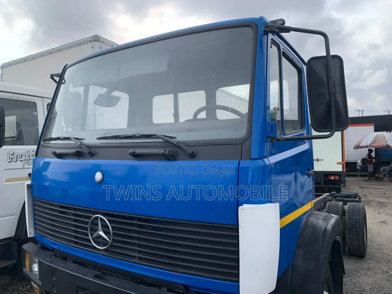 Clean Mercedes Benz Truck Head