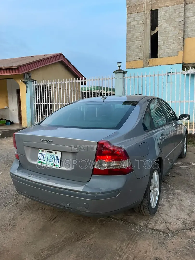 Volvo S40 2011 Gray