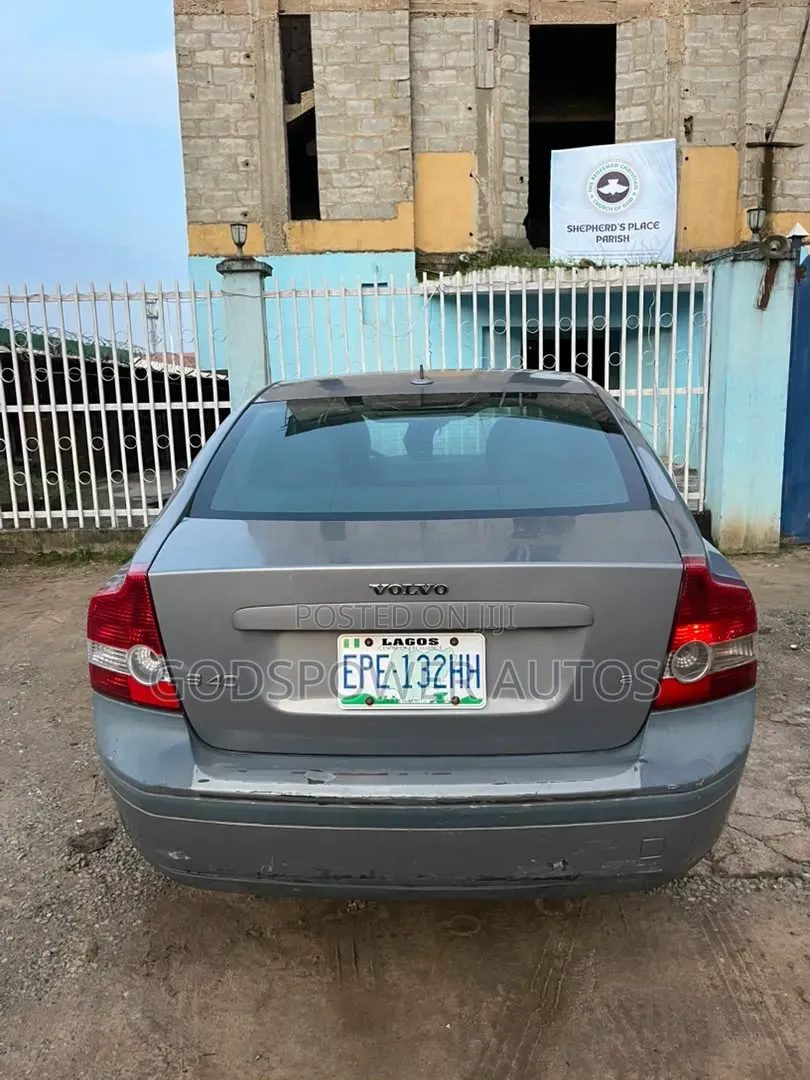 Volvo S40 2011 Gray