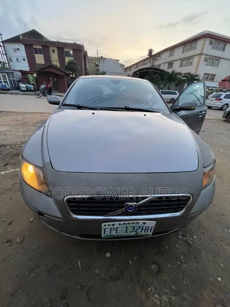 Volvo S40 2011 Gray