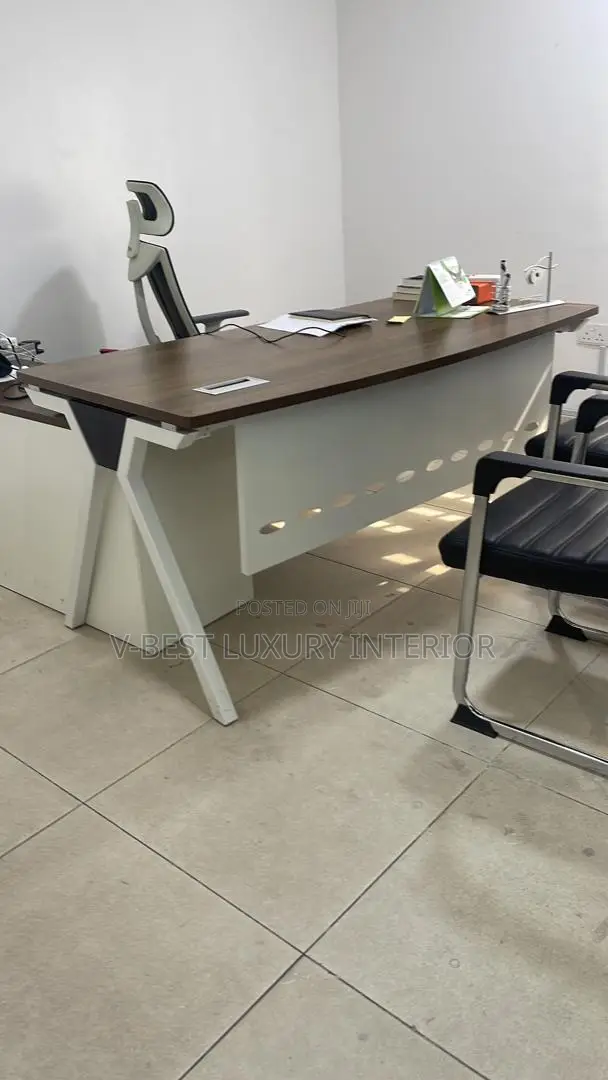 1.8M Executive Office Desk – Modern Workspace Solution