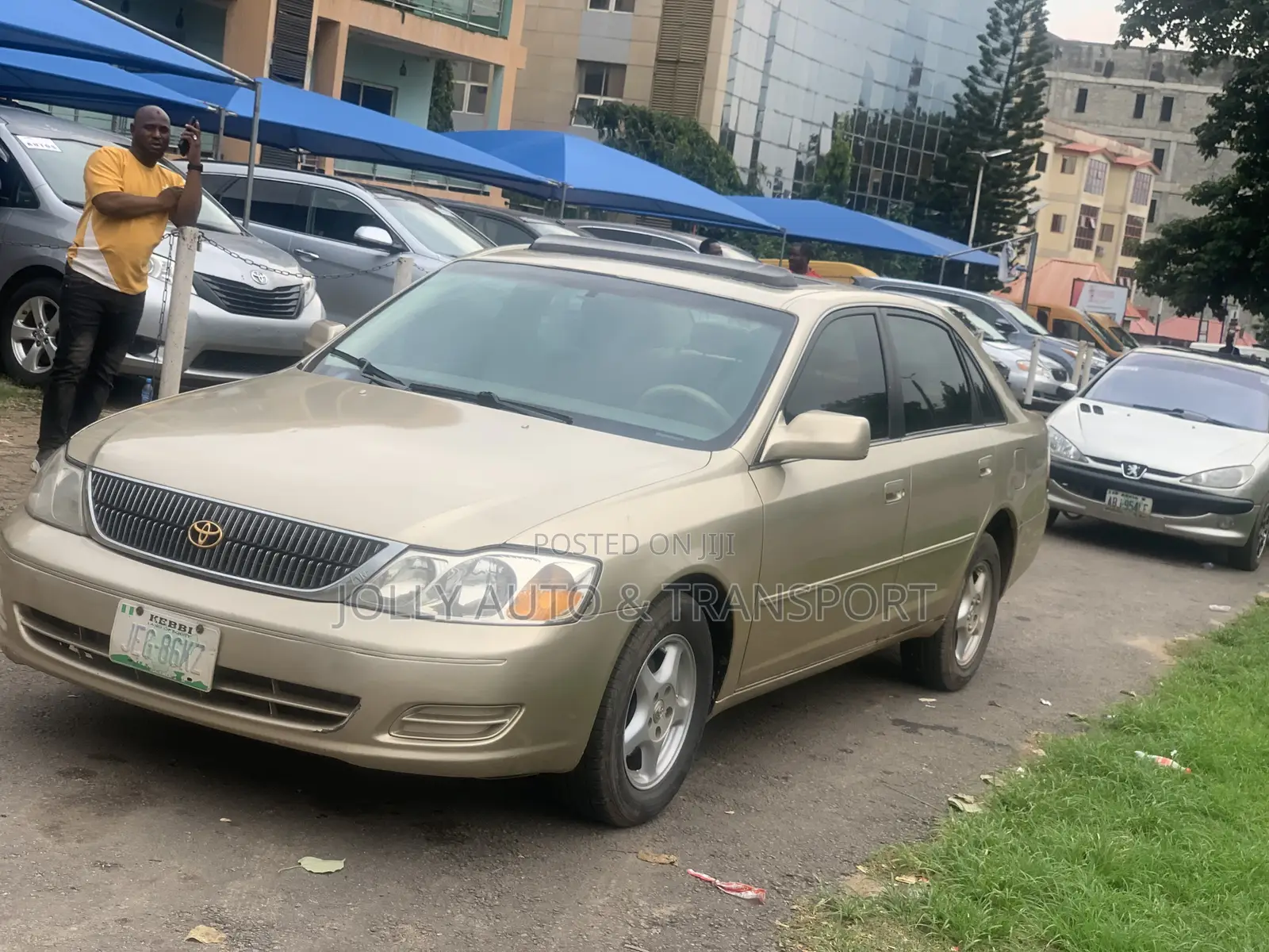 Toyota Avalon XLS w/Bucket Seats 2002 Gold