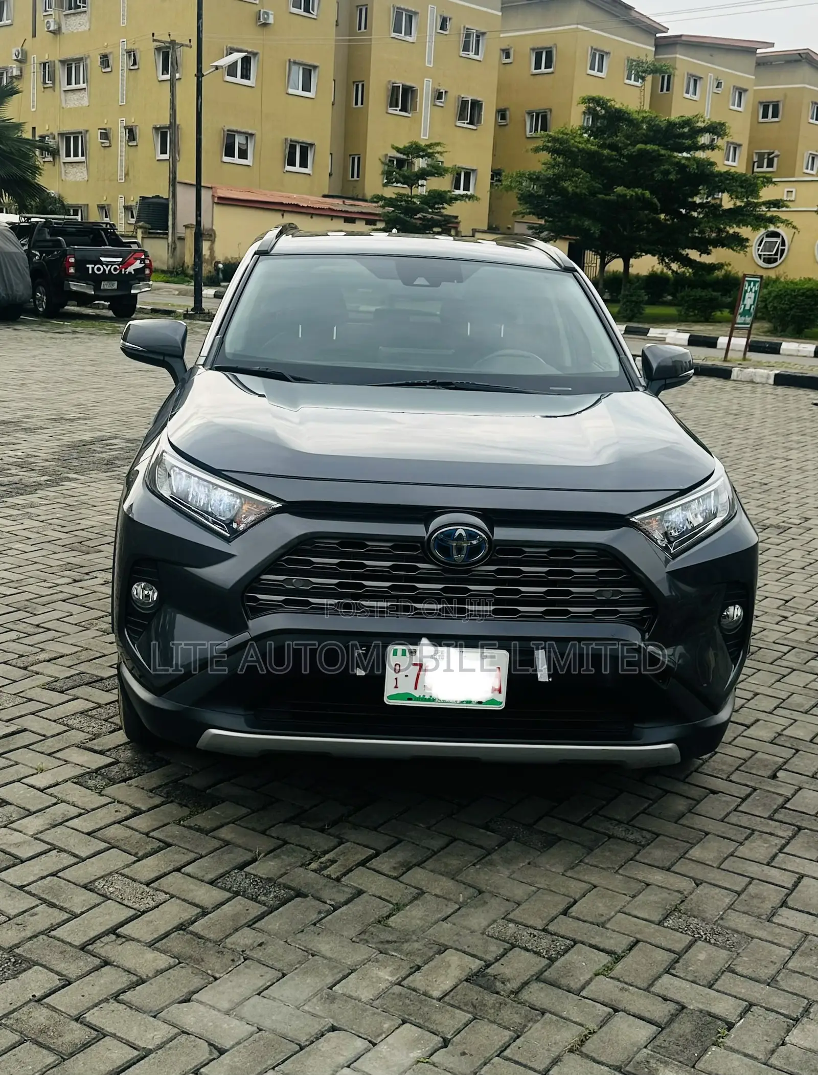 Toyota Highlander Hybrid XLE 2023 Gray