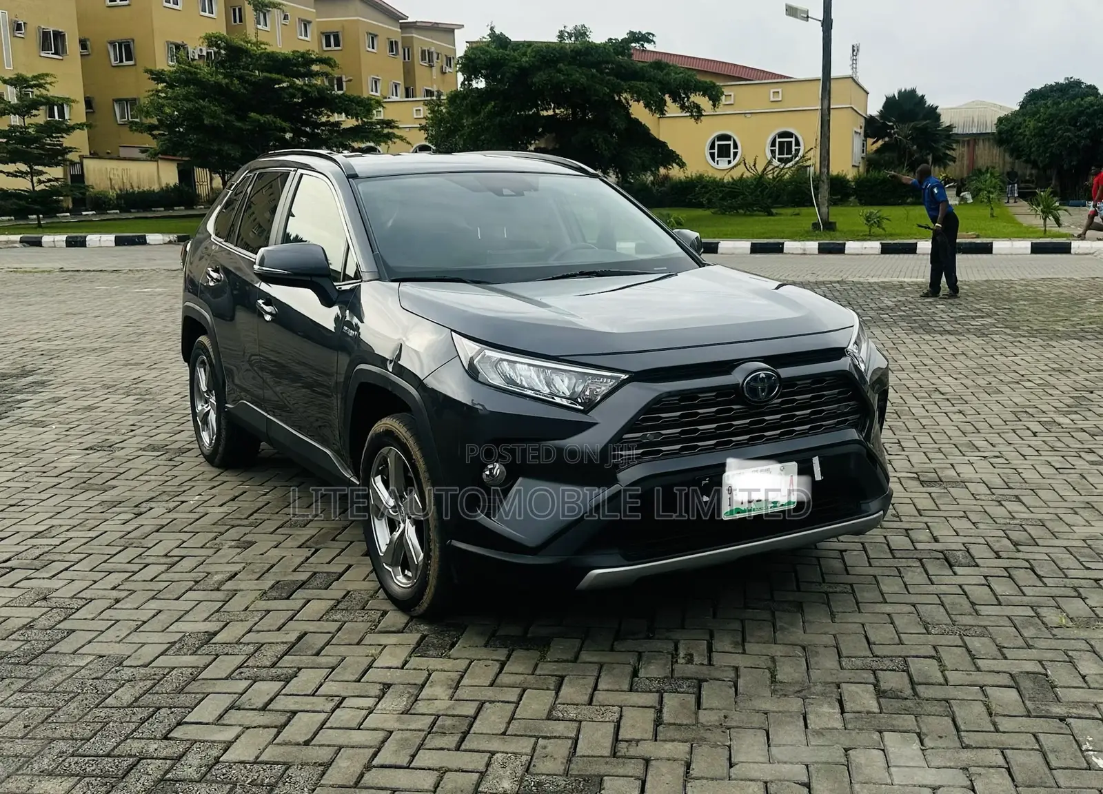 Toyota Highlander Hybrid XLE 2023 Gray