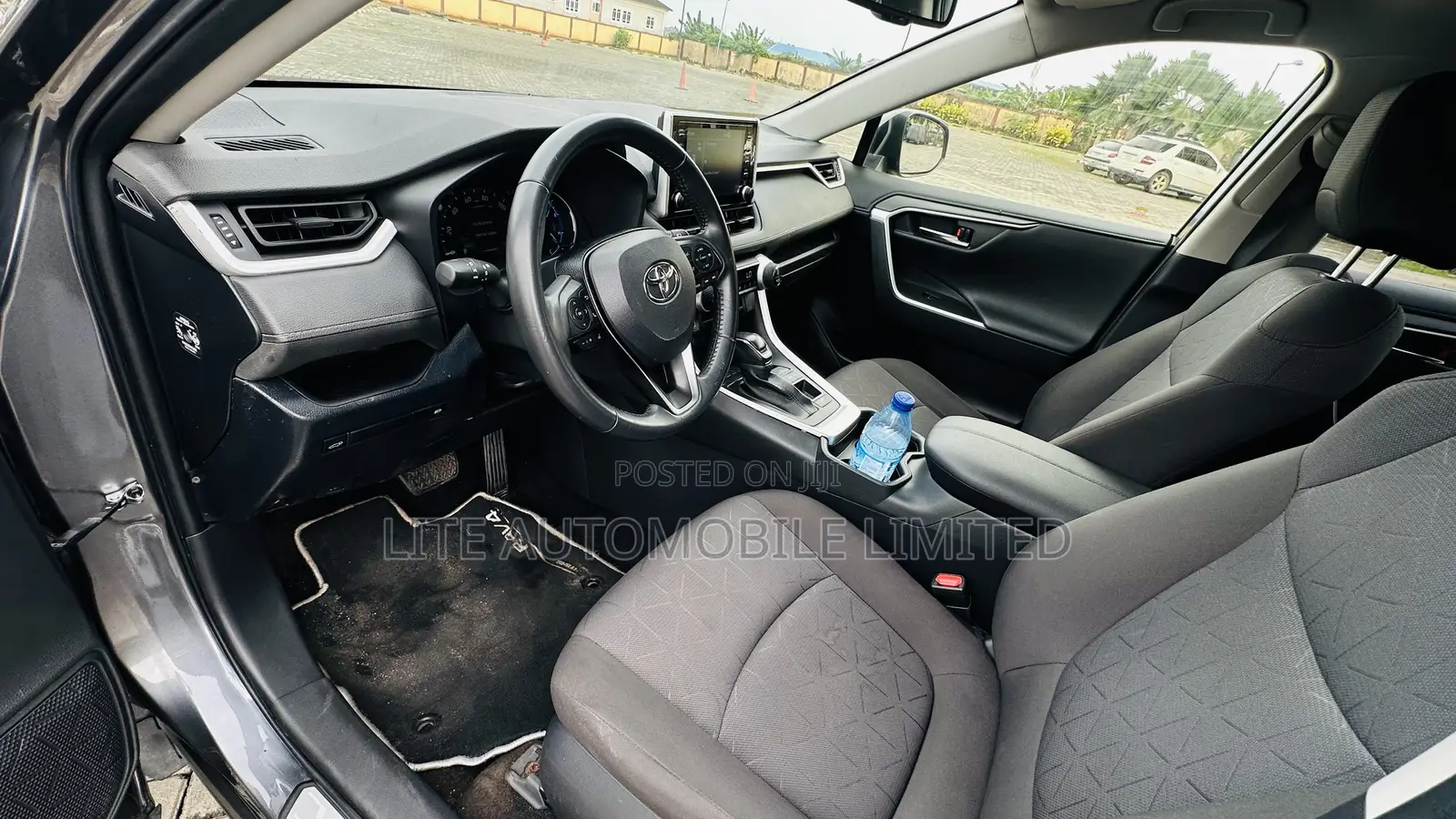 Toyota Highlander Hybrid XLE 2023 Gray