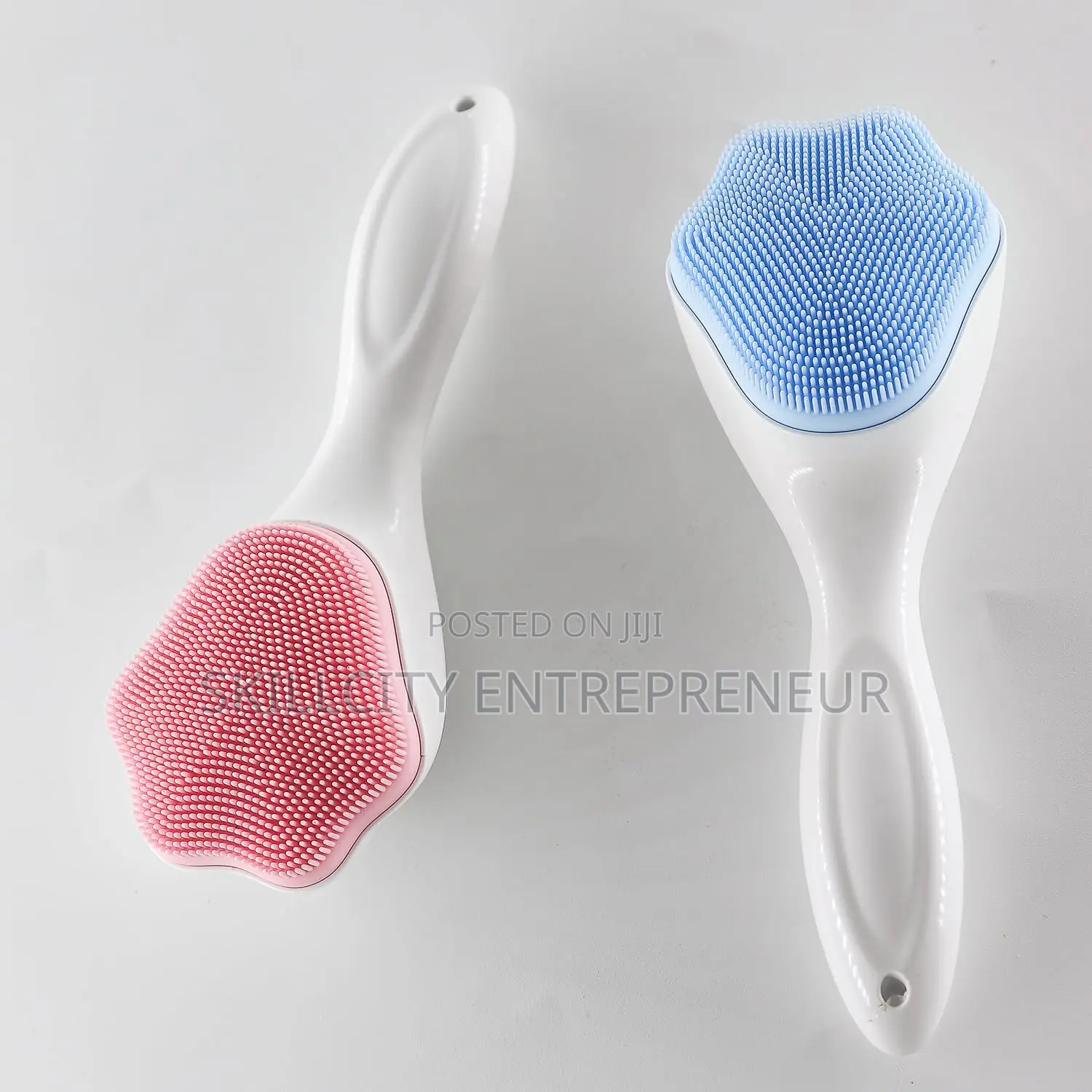 Manual Silicone Facial Cleansing Brush.