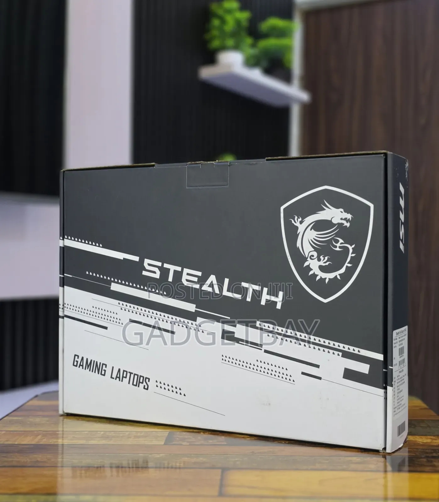 Laptop MSI Stealth 16 AI Studio 32GB Intel Core Ultra 9 SSD 1T