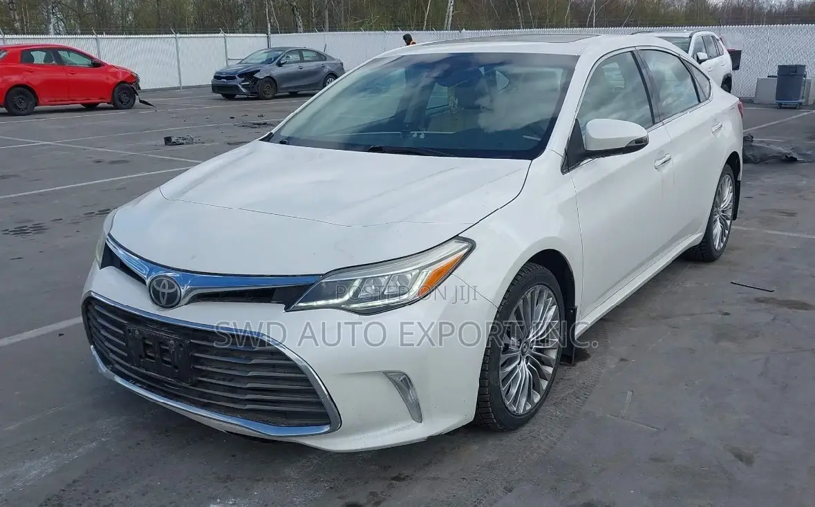 Toyota Avalon Limited (3.5L 6cyl 6A) 2018 White