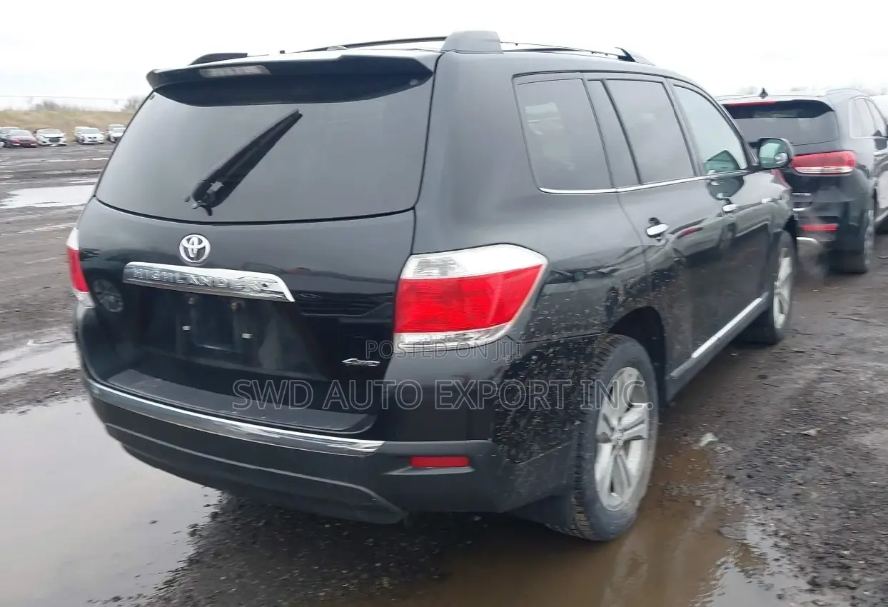 Toyota Highlander Limited 3.5l 4WD 2013 Black