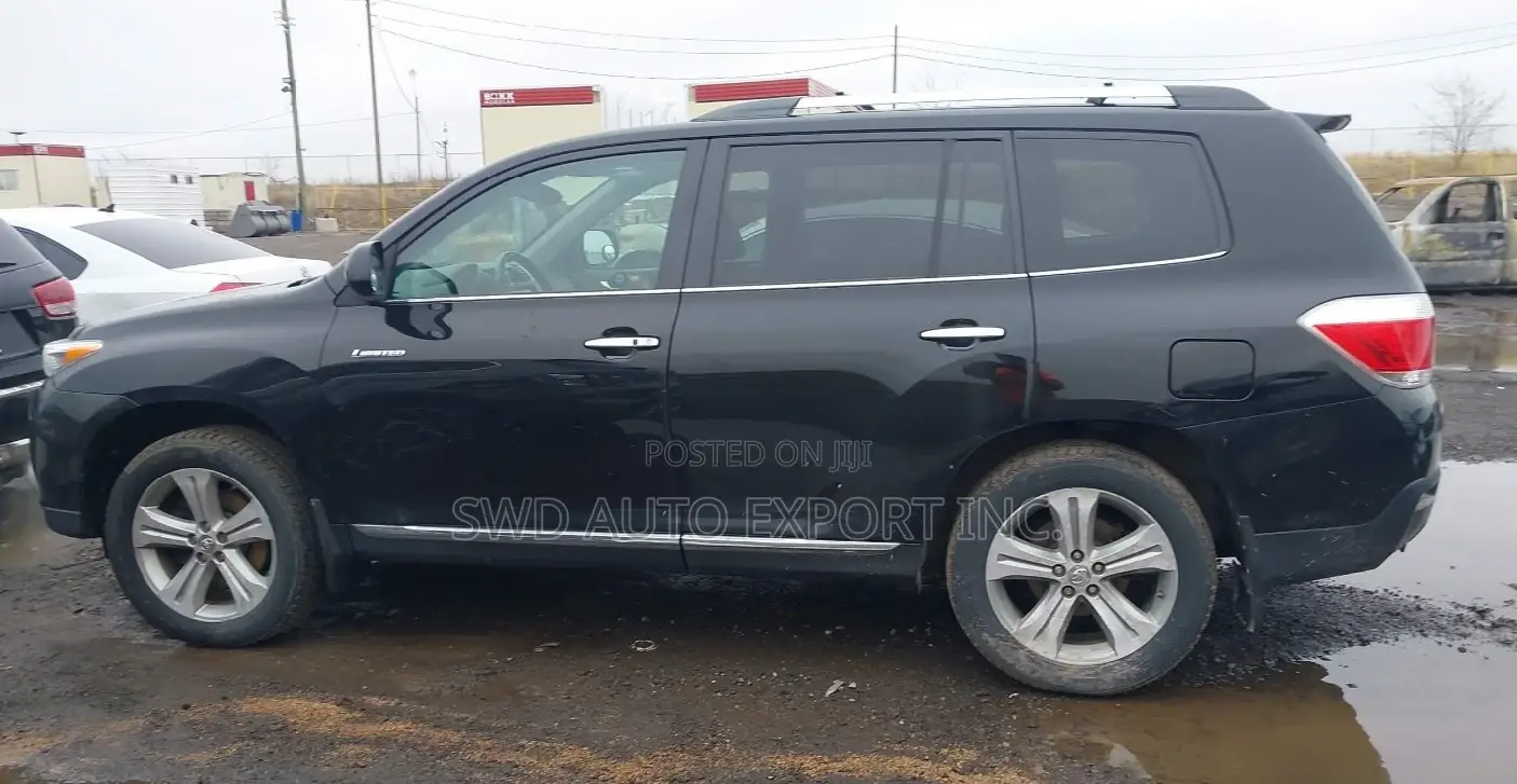 Toyota Highlander Limited 3.5l 4WD 2013 Black