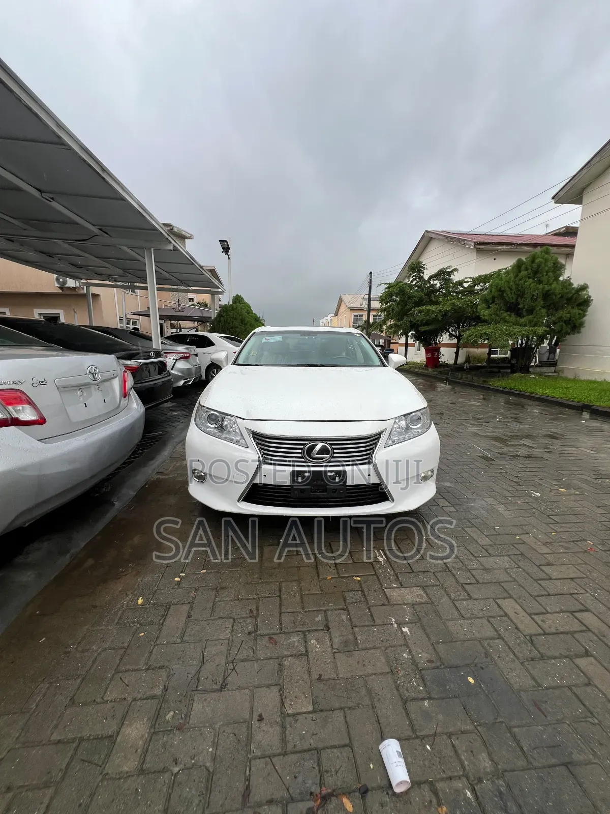 Lexus ES 350 FWD 2013 White