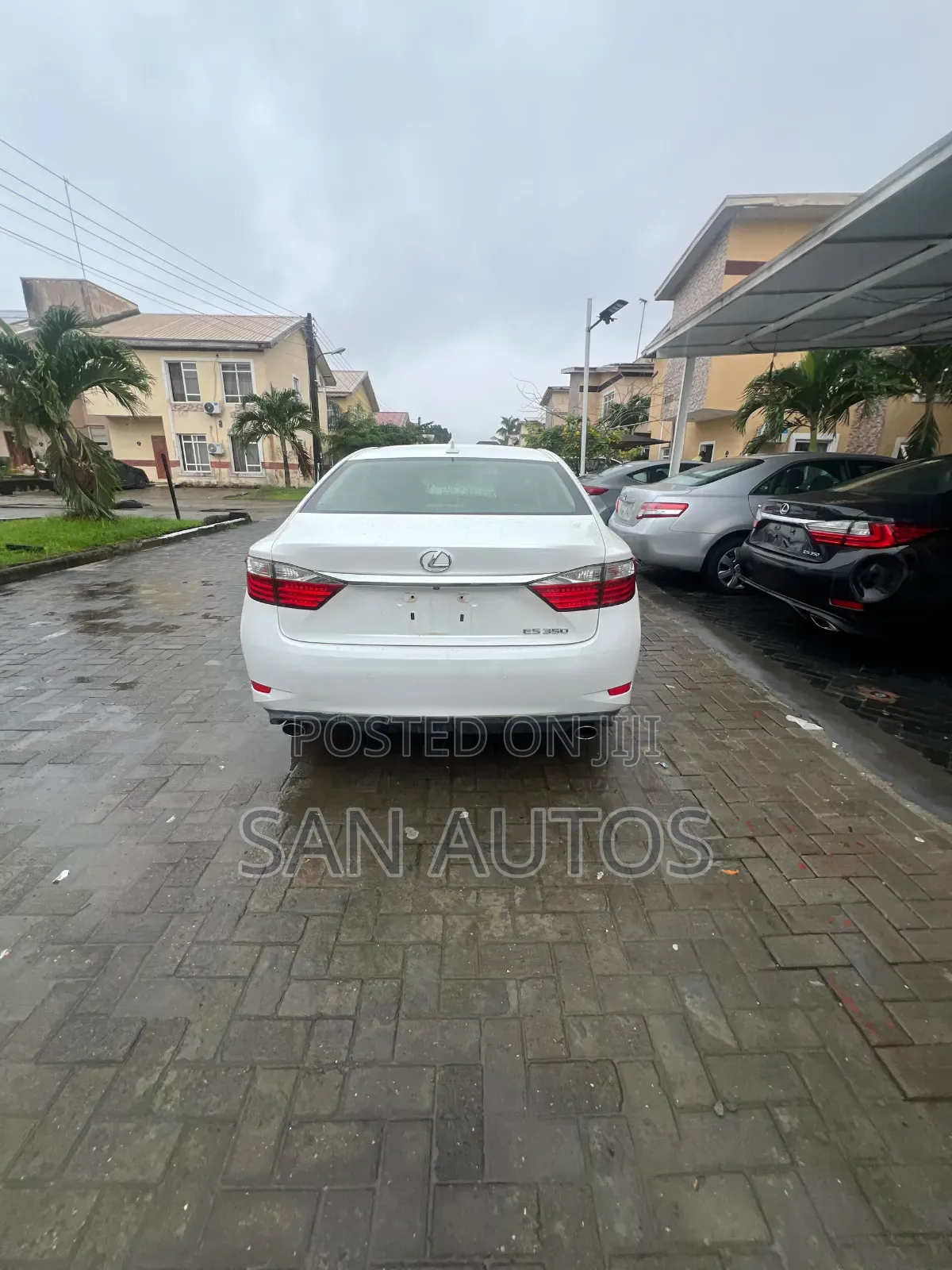 Lexus ES 350 FWD 2013 White