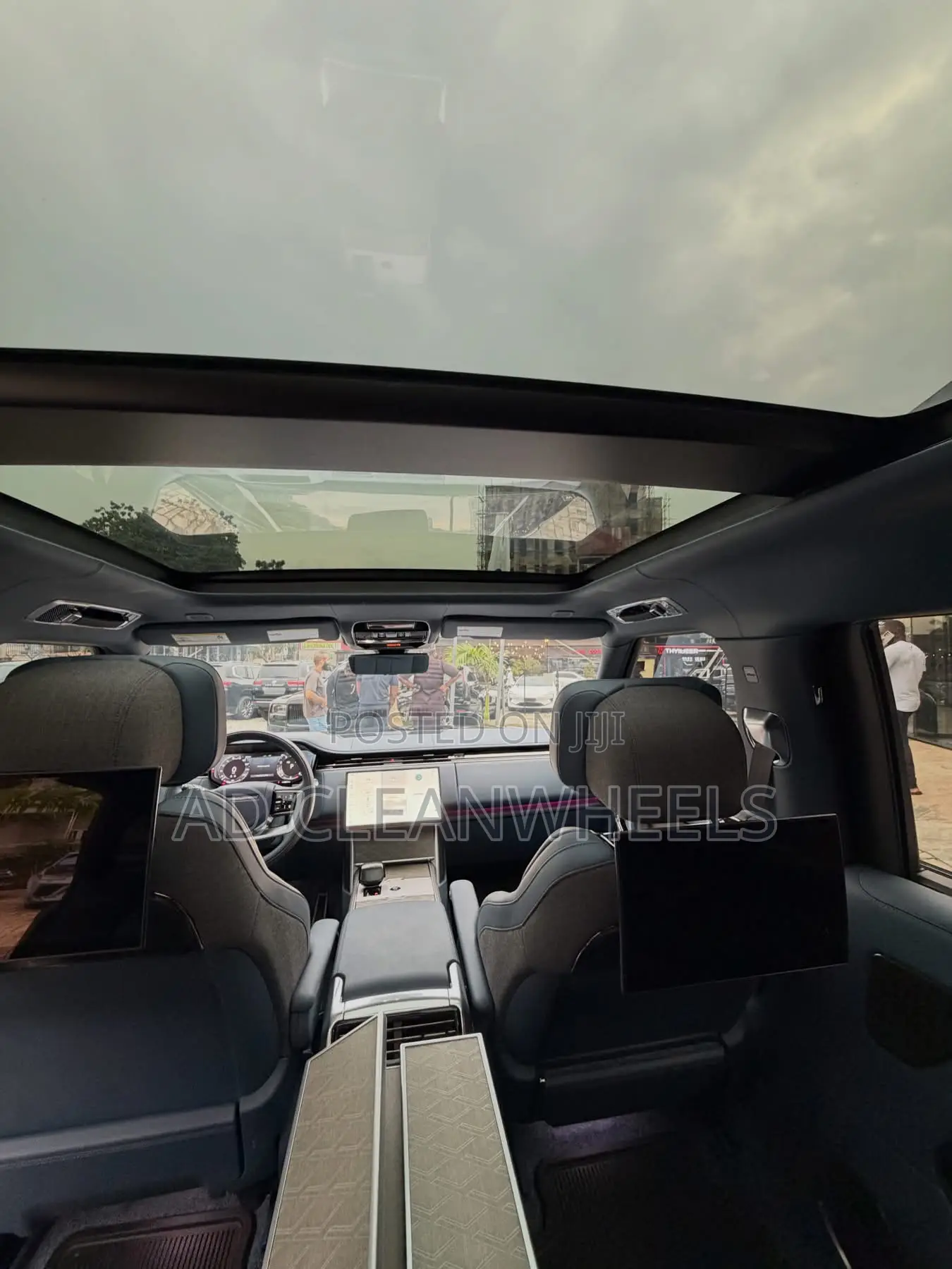 New Rover Land 2025 Black