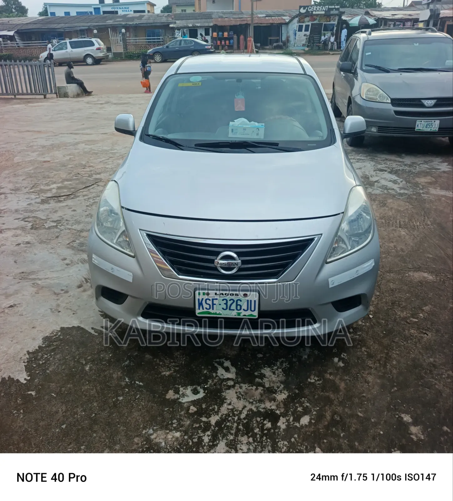 Nissan Versa 2012 Silver