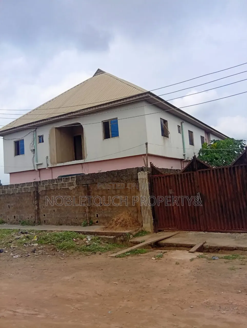 3bdrm Block of Flats in Ijagemo Ikotun for sale