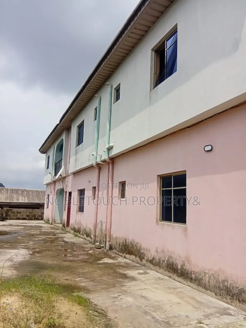 3bdrm Block of Flats in Ijagemo Ikotun for sale