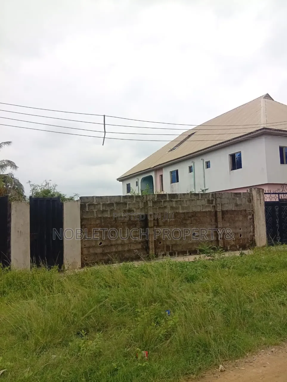 3bdrm Block of Flats in Ijagemo Ikotun for sale