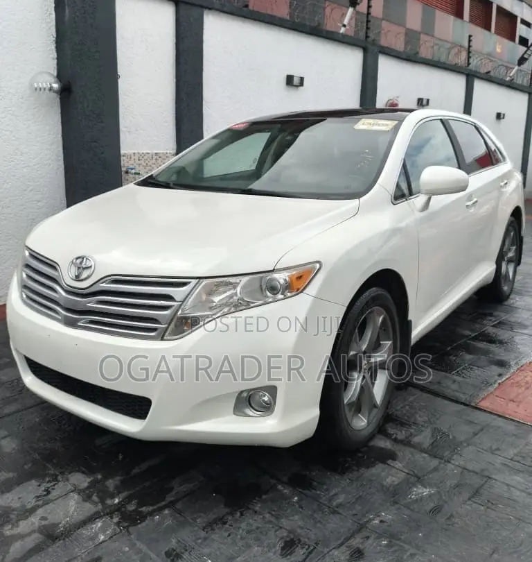 Toyota Venza XLE 2010 White