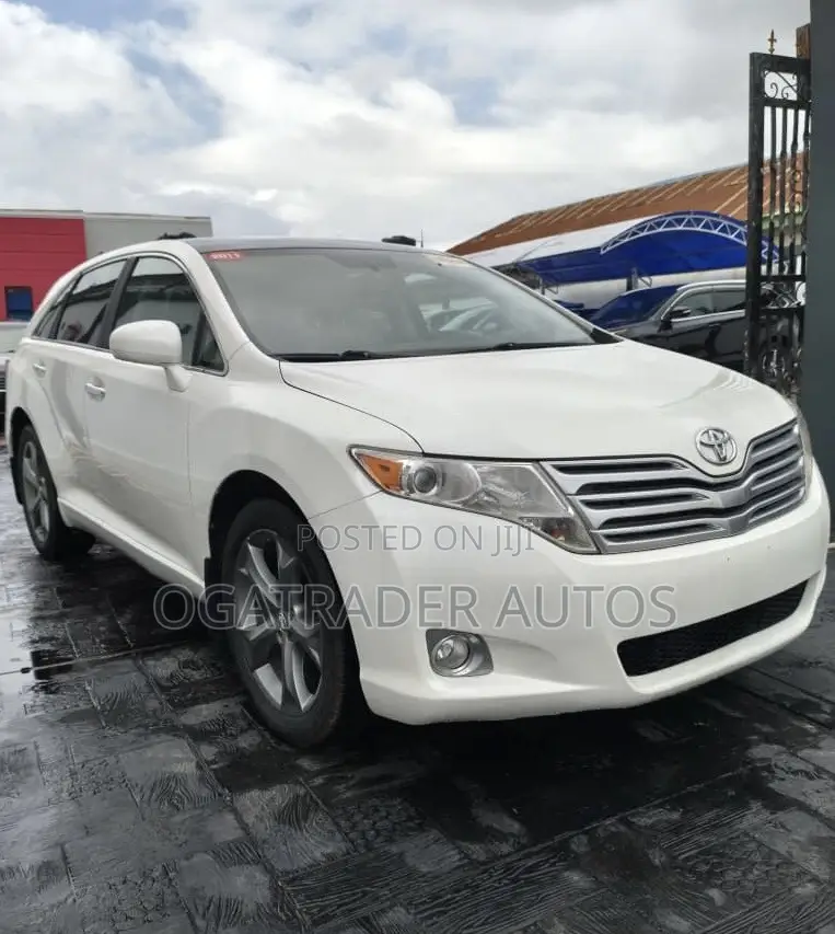 Toyota Venza XLE 2010 White