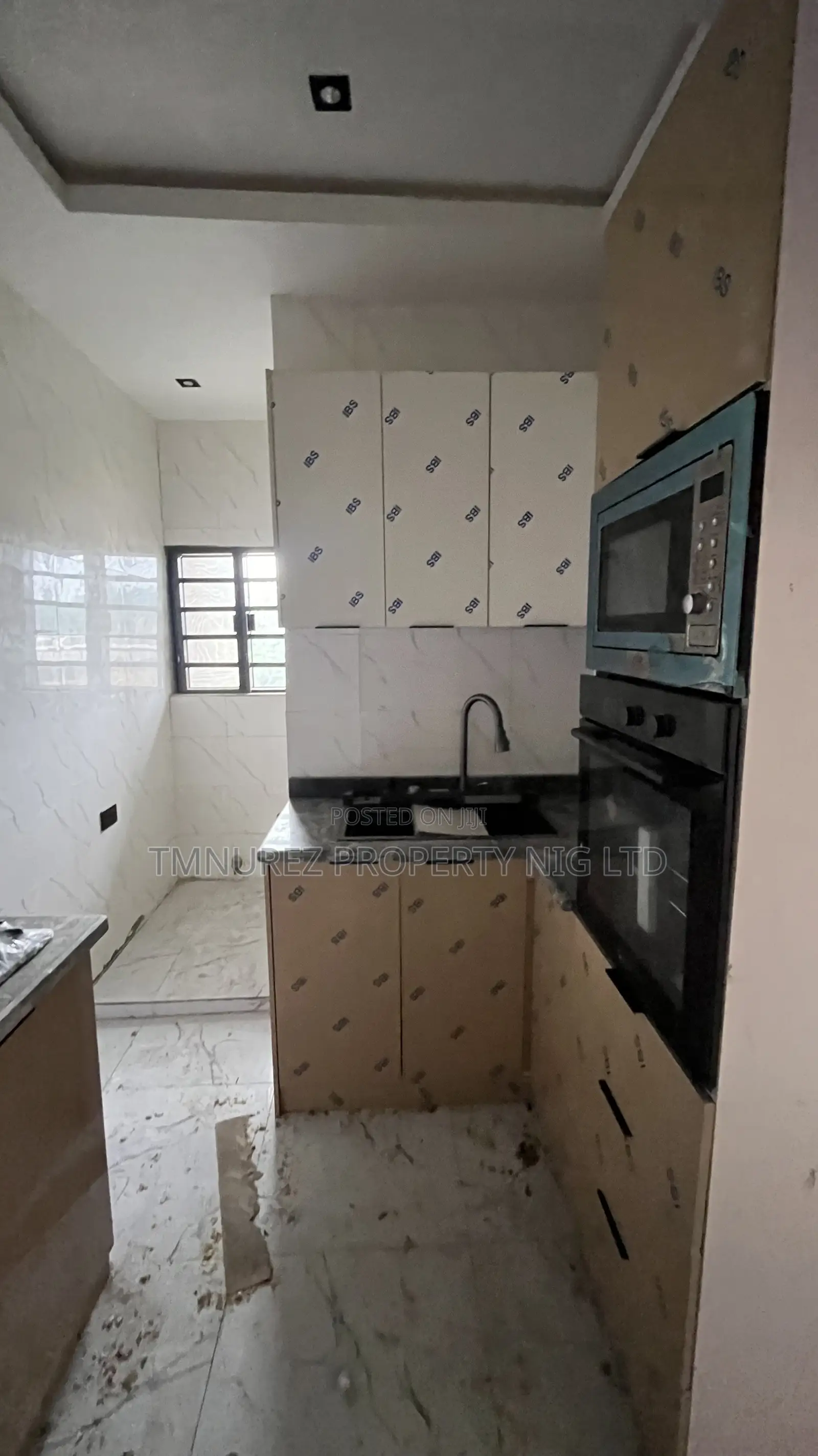 2bdrm Apartment in Yaba Inside An for sale