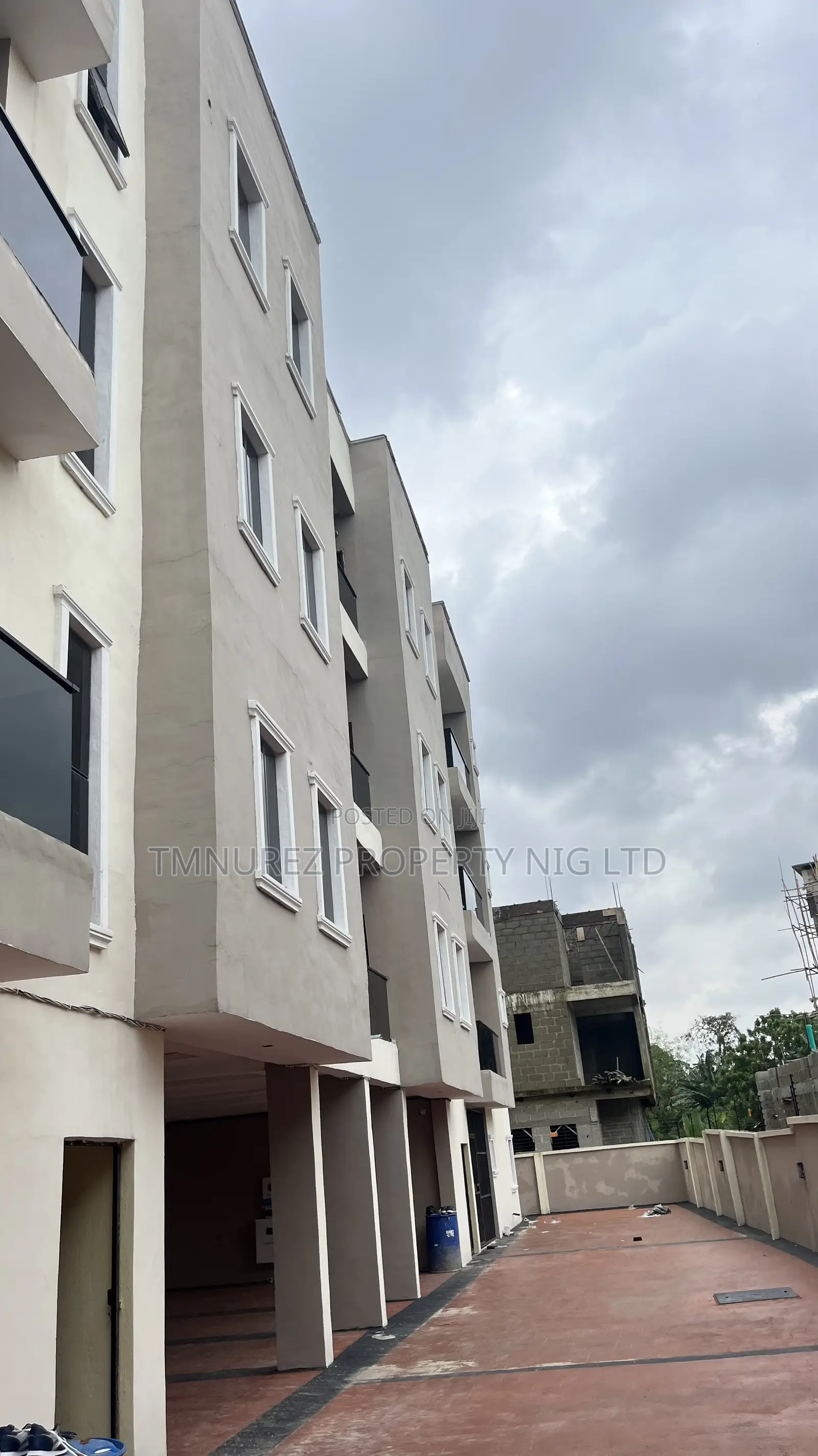 2bdrm Apartment in Yaba Inside An for sale