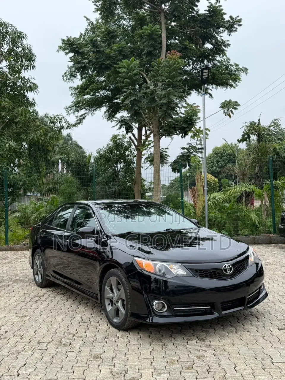 Toyota Camry SE 4dr Sedan (2.5L 4cyl 6A) 2013 Black
