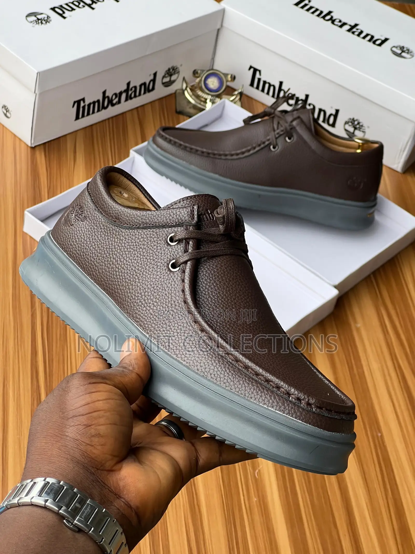 Timberland Men's Grained Leather Lace Up Shoes With Grey Soles