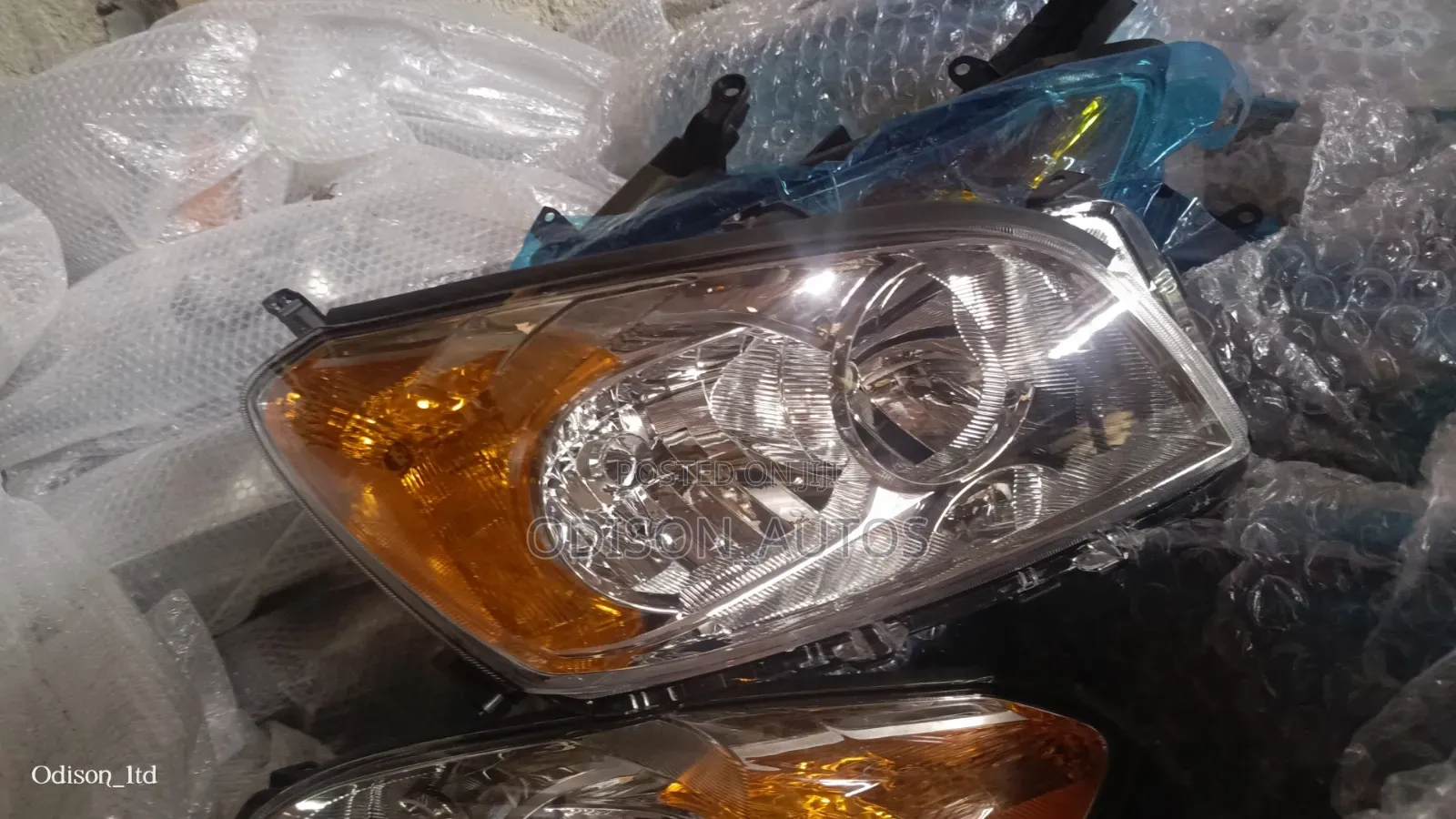 Headlight/Headlamp Toyota Rav4 2010 Brand New