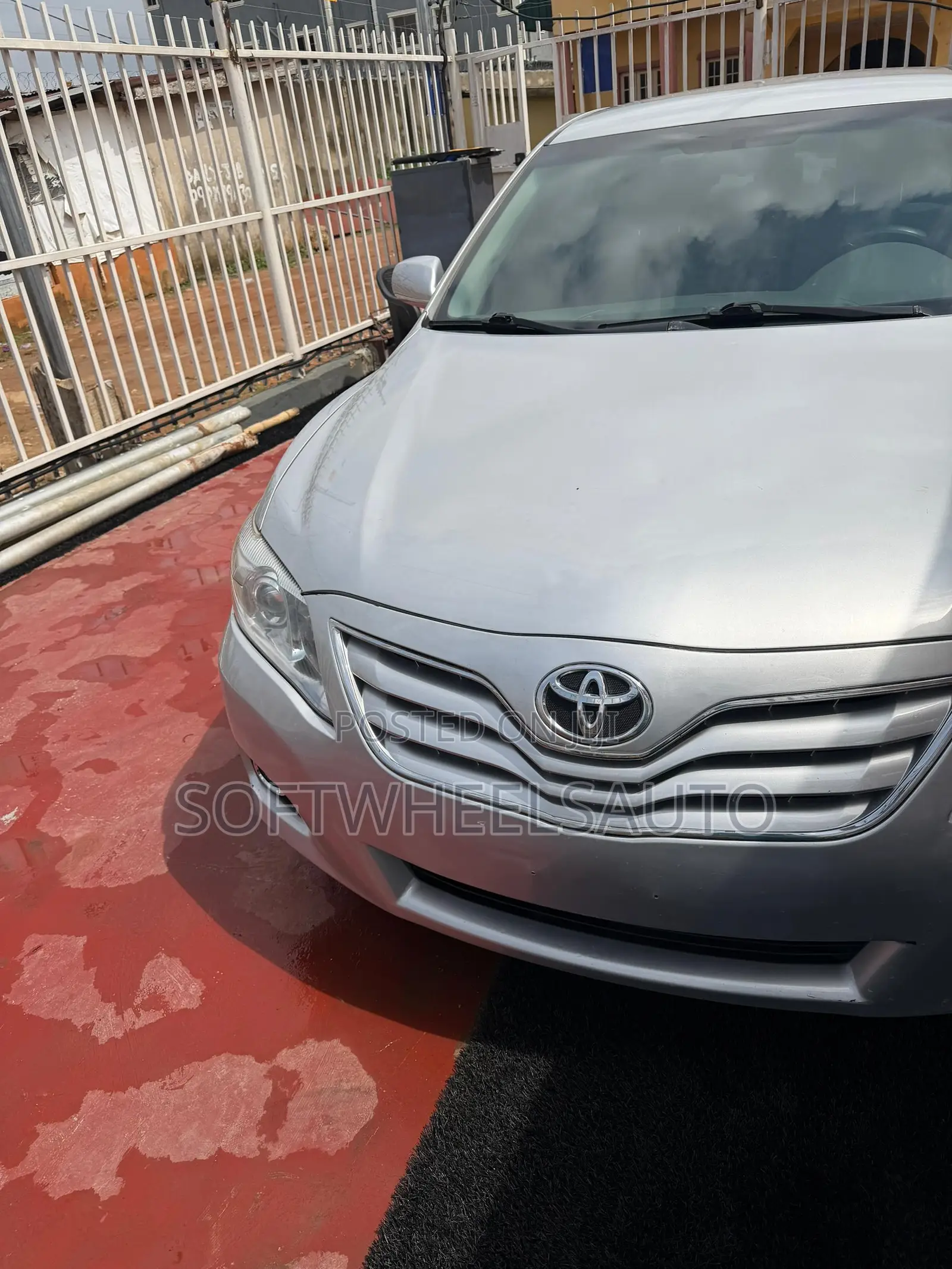 Toyota Camry LE 4dr Sedan (2.5L 4cyl 6A) 2011 Silver