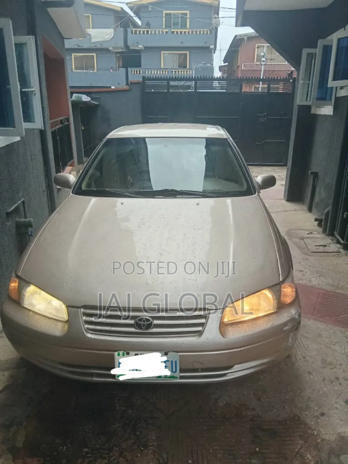 Toyota Camry 2001 Gold