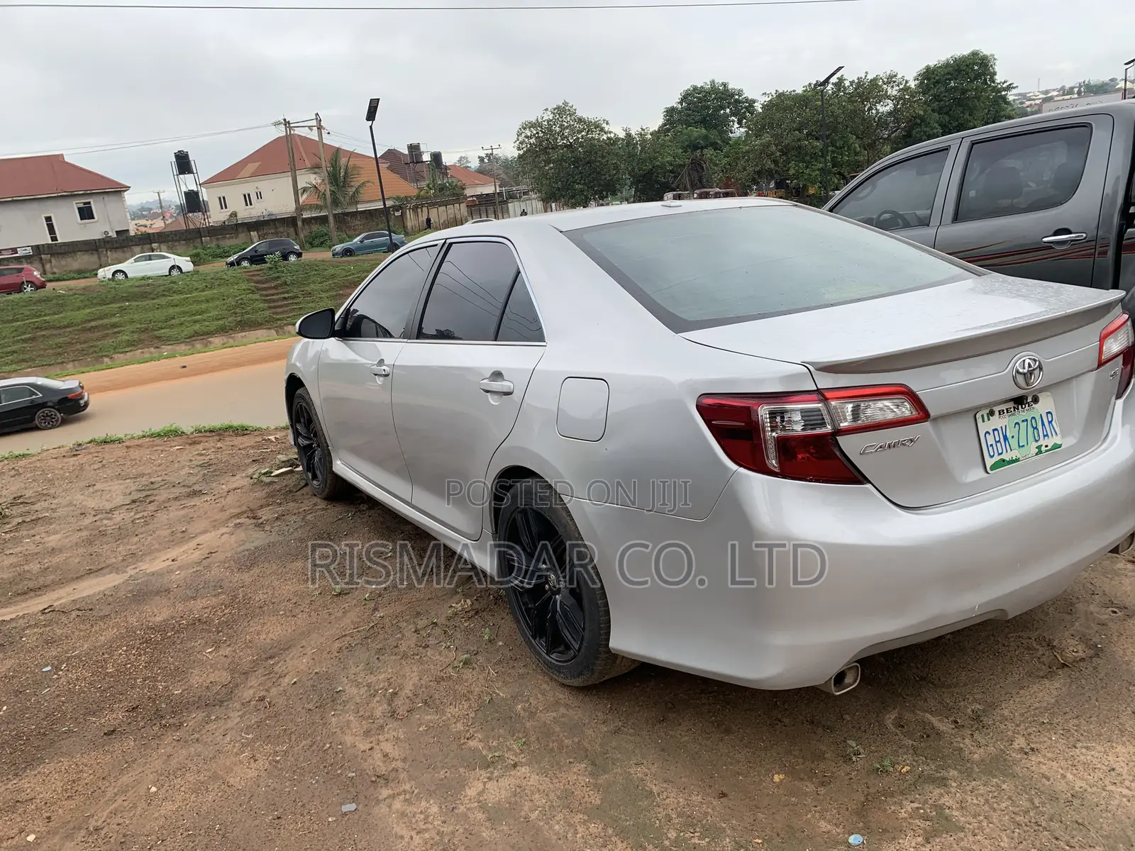 Toyota Camry SE V6 4dr Sedan (3.5L 6cyl 6A) 2013 Silver