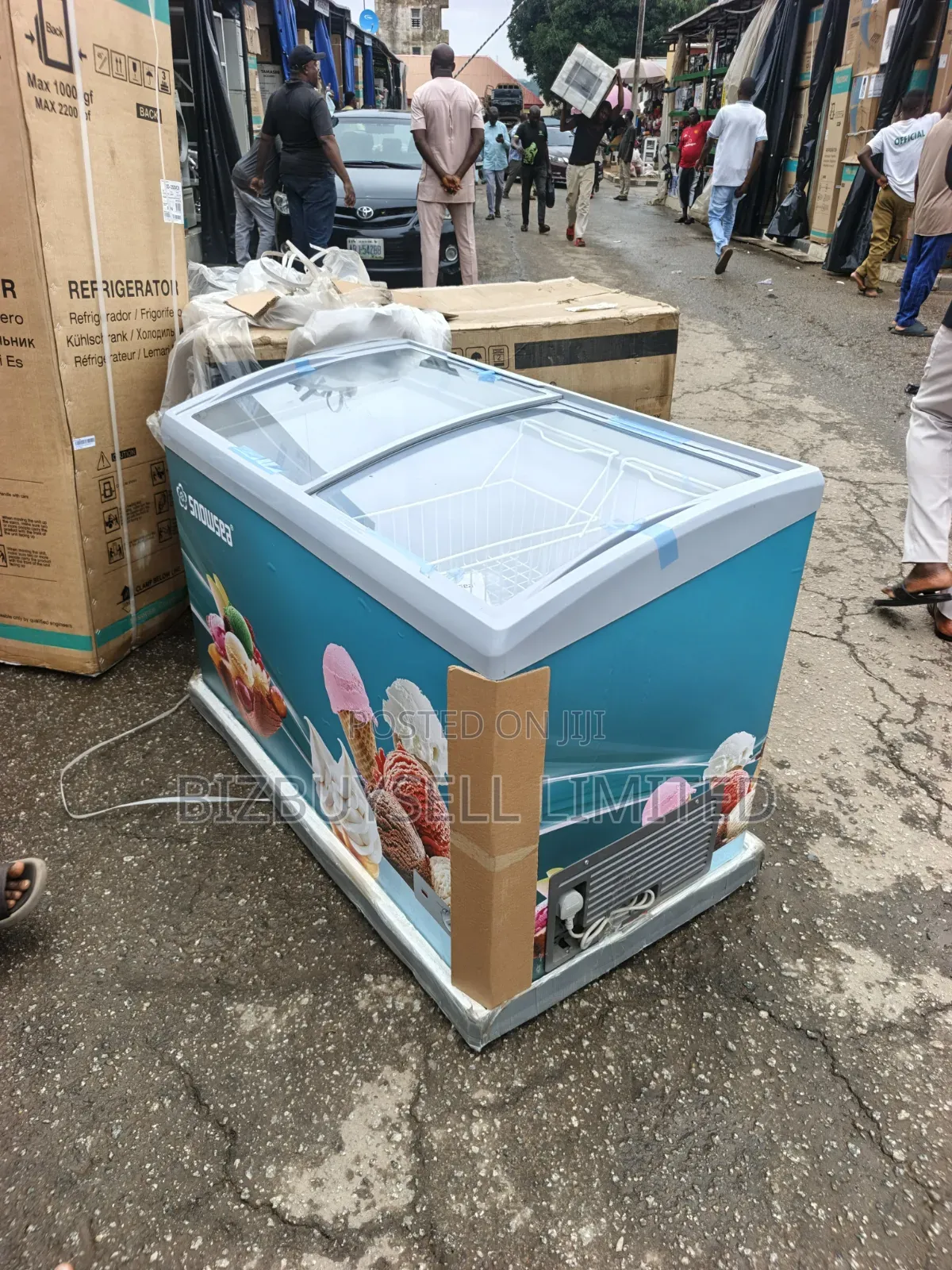 368 Liters Snowsea Showcase Freezer, Ice Cream Display.
