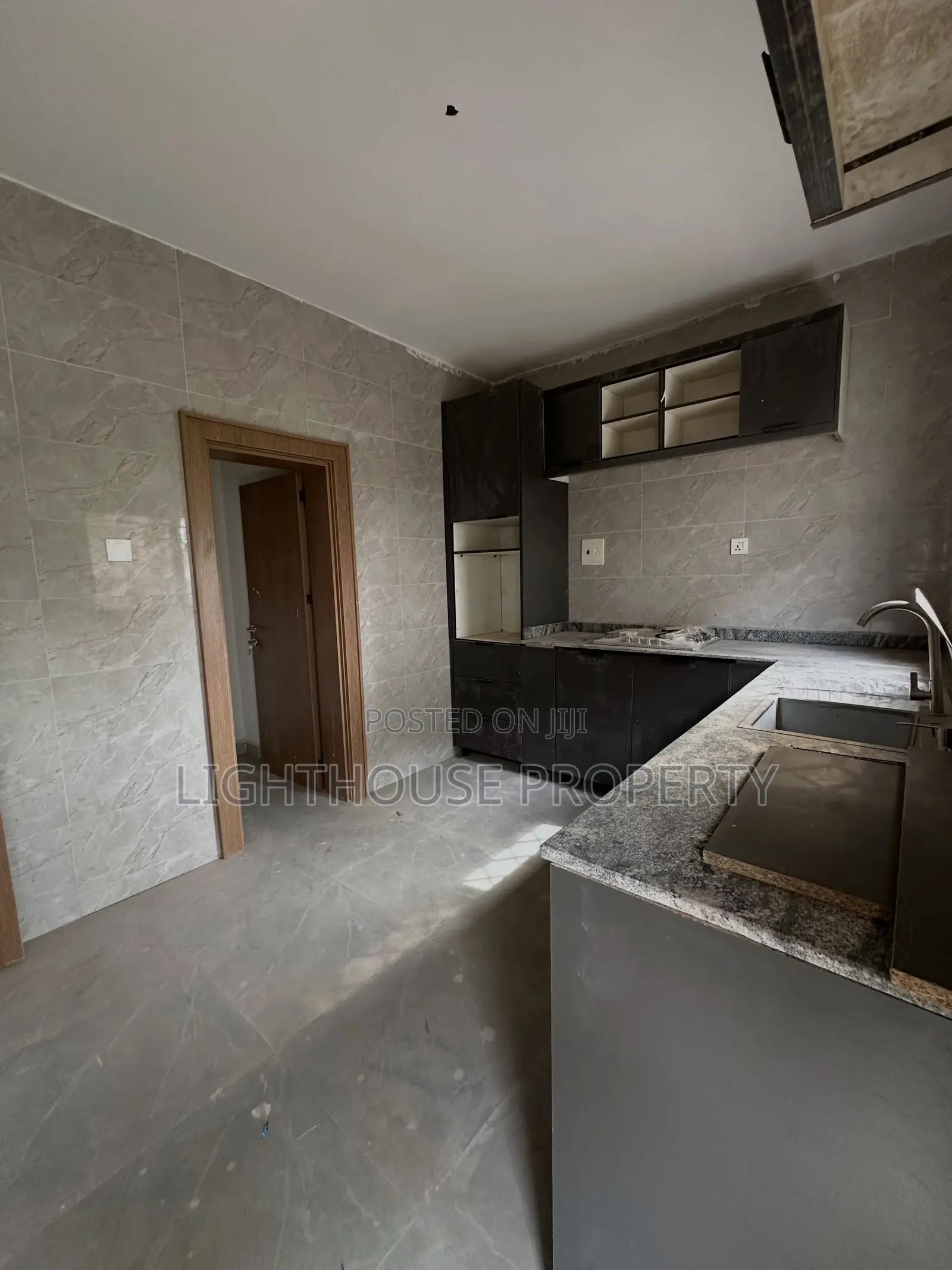 3bdrm Apartment in Wuse 2 for rent