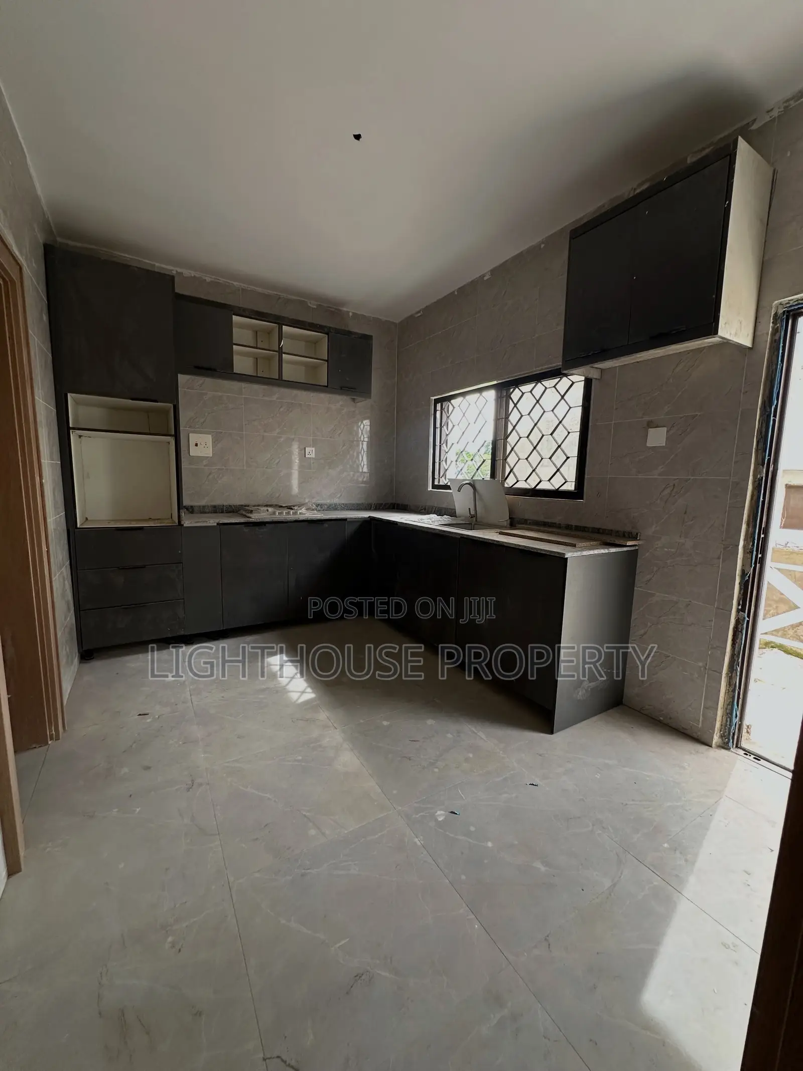 3bdrm Apartment in Wuse 2 for rent