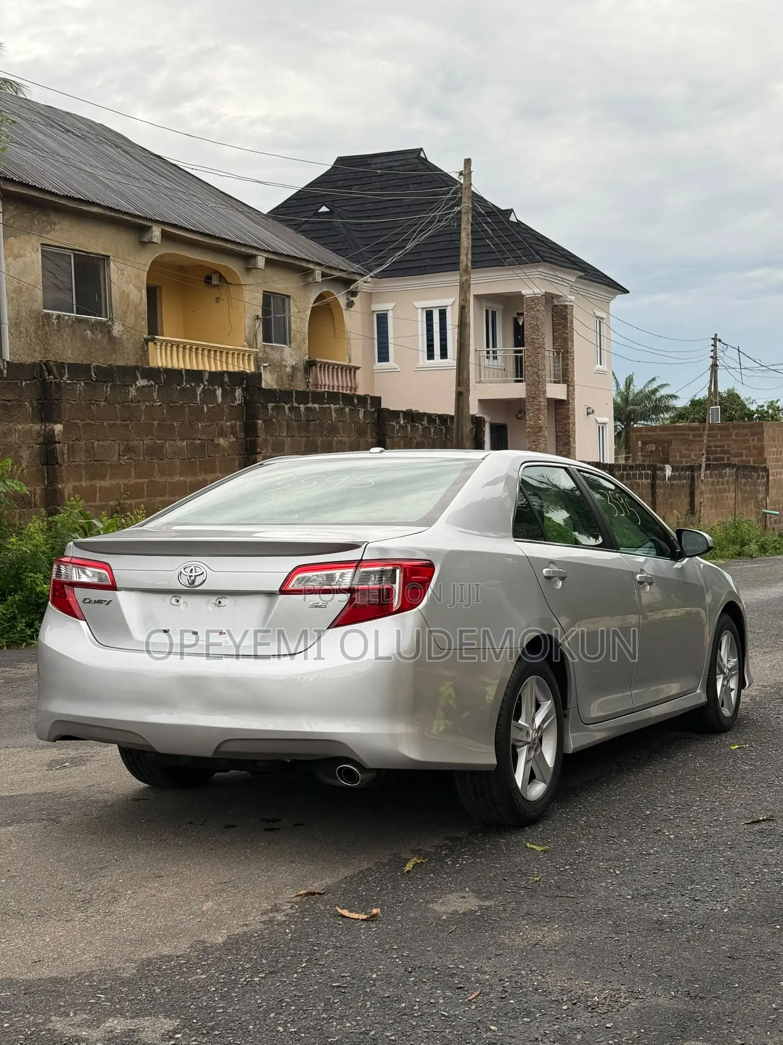 Toyota Camry SE Sport 4dr Sedan w/Prod. End 11/13 (2.5L 4cyl 6A) 2014