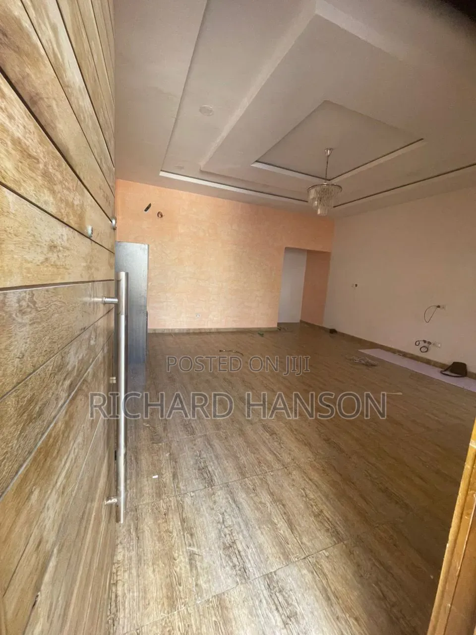 Studio Apartment in Maple, Chevron for rent