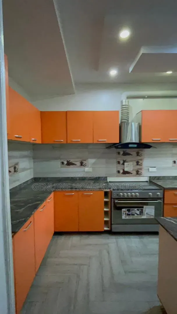 4bdrm Duplex in Maryland, Mende for sale