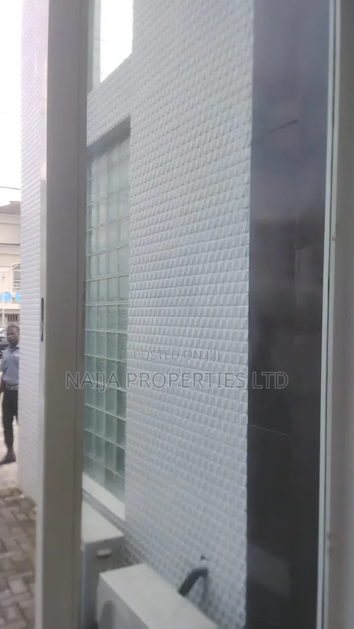 Shop/Office Space Directly on a Major Road at Lekki Phase 1 for Rent