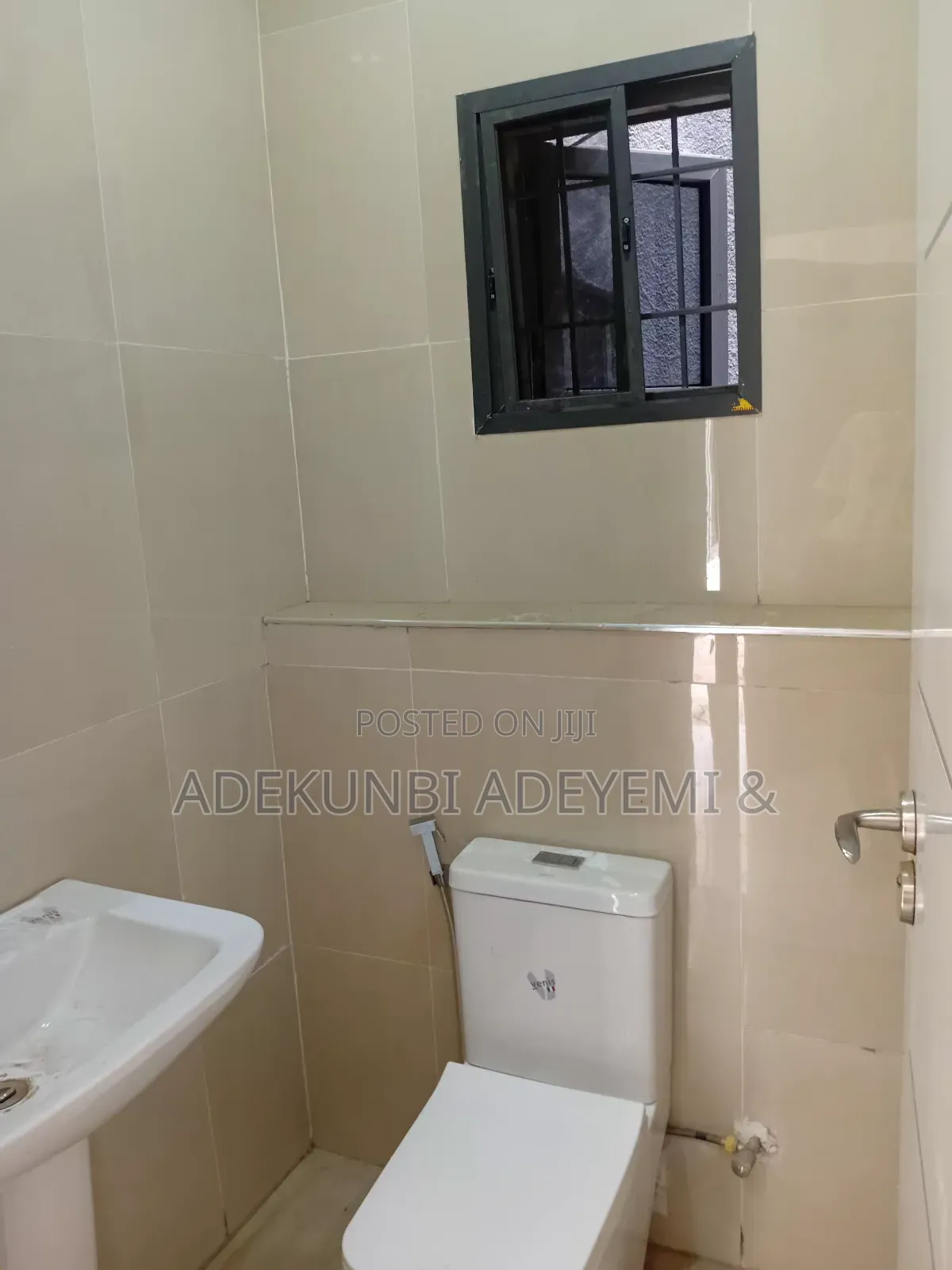4bdrm Townhouse/Terrace in Jahi for sale