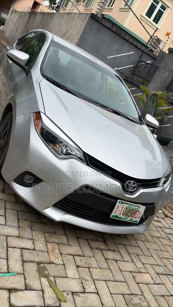 Toyota Corolla LE 4dr Sedan (1.8L 4cyl CVT) 2016 Silver
