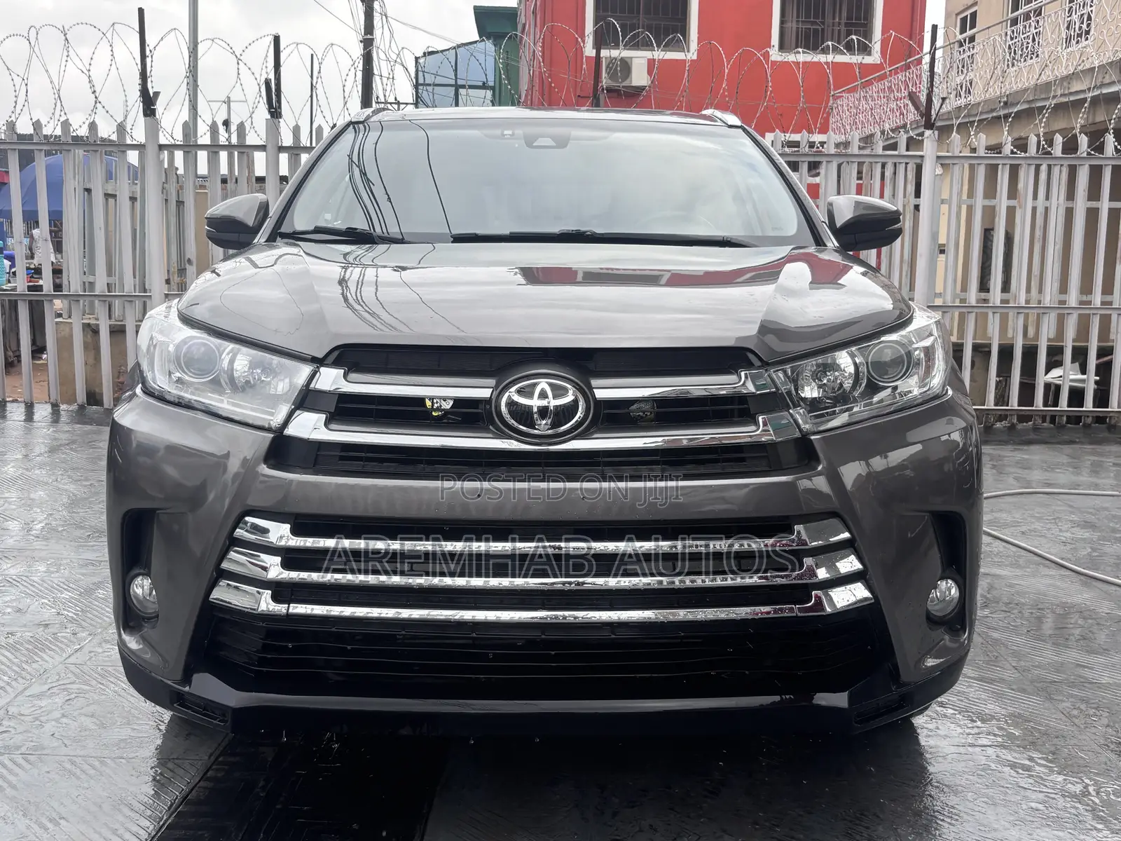 Toyota Highlander XLE 4x4 V6 (3.5L 6cyl 8A) 2018