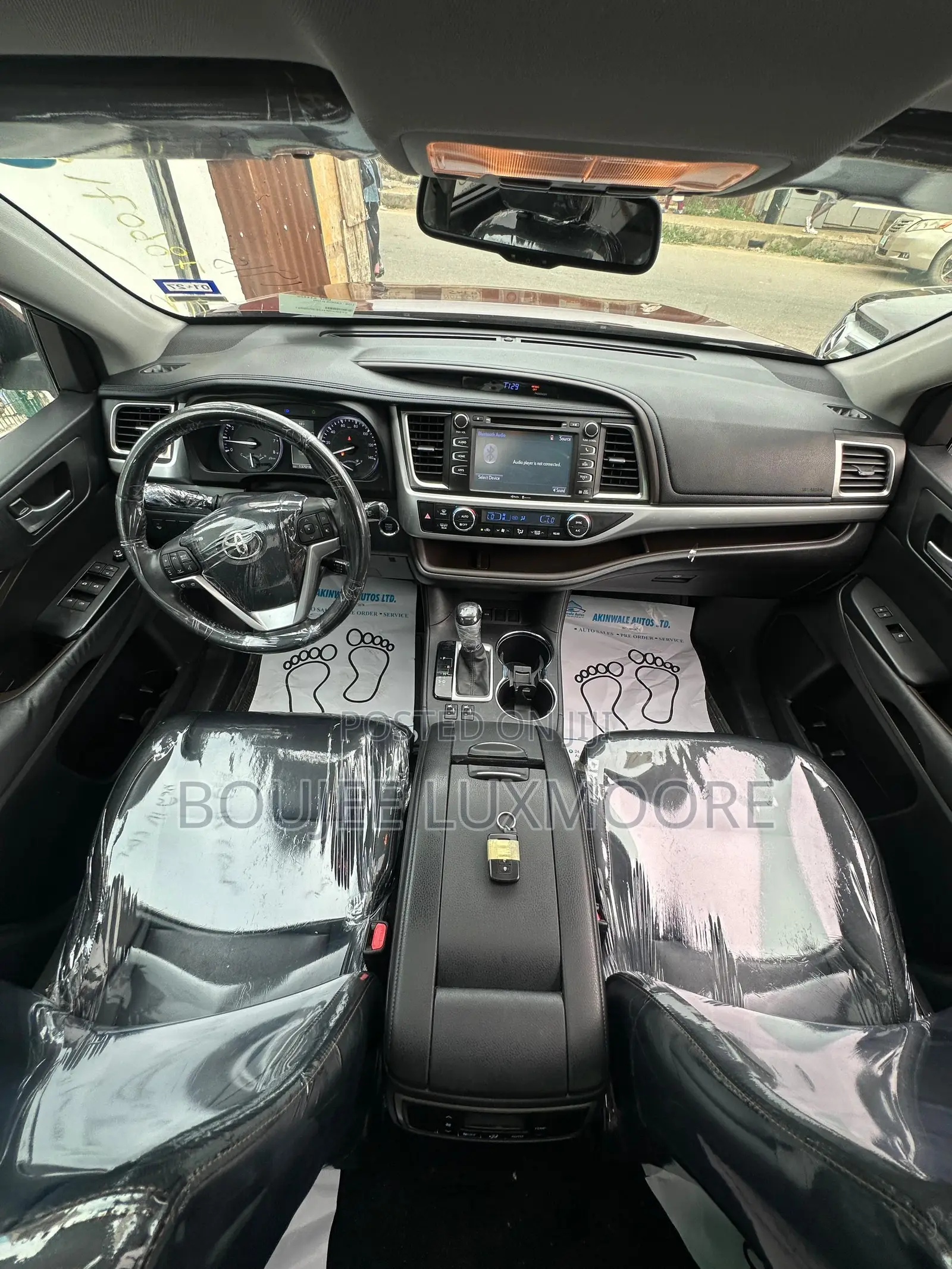 Toyota Highlander LE 4dr SUV AWD (3.5L 6cyl 6A) 2014