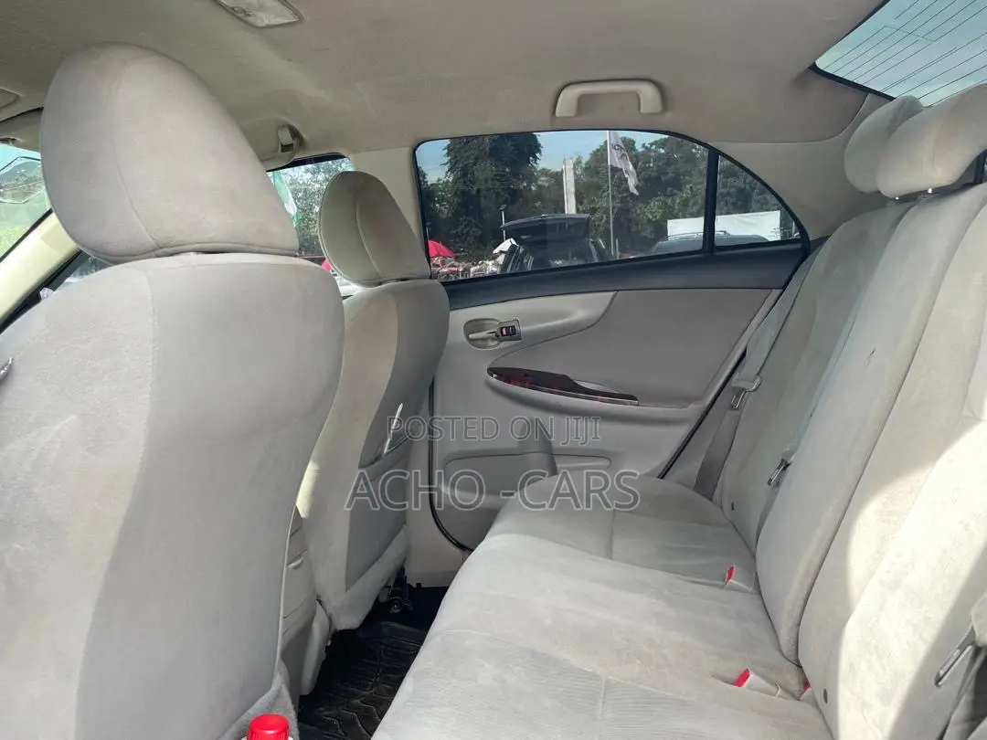 Toyota Corolla 2012 Gray